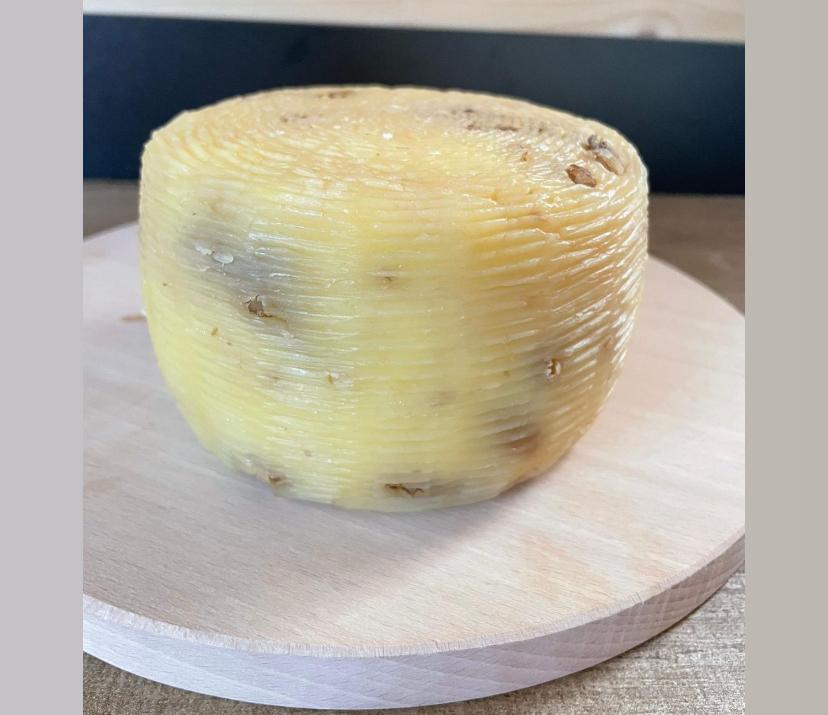 Formaggio vaccino alle noci
