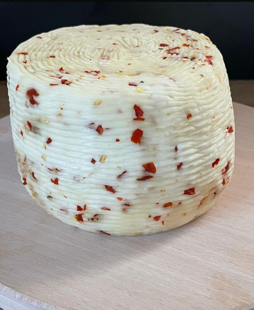 Formaggio vaccino al peperoncino