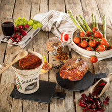 Carica l'immagine nel visualizzatore di Gallery, Soppressata Piccante