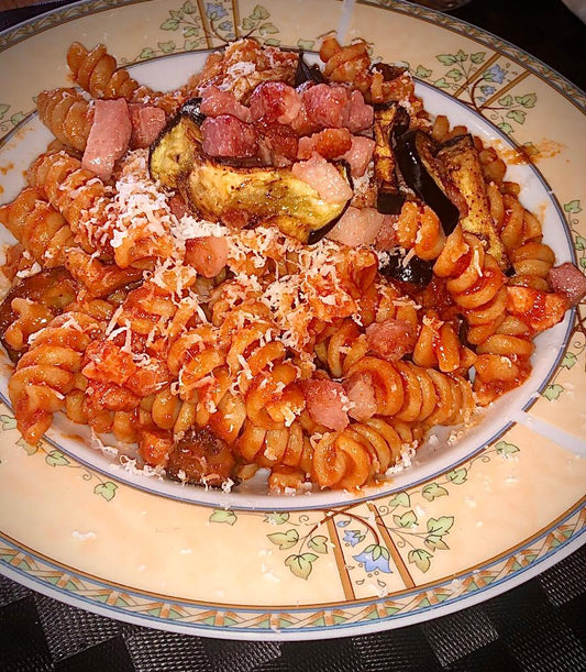 FUSILLONI CON MELANZANE E PANCETTA AFFUMICATA MARVELLA